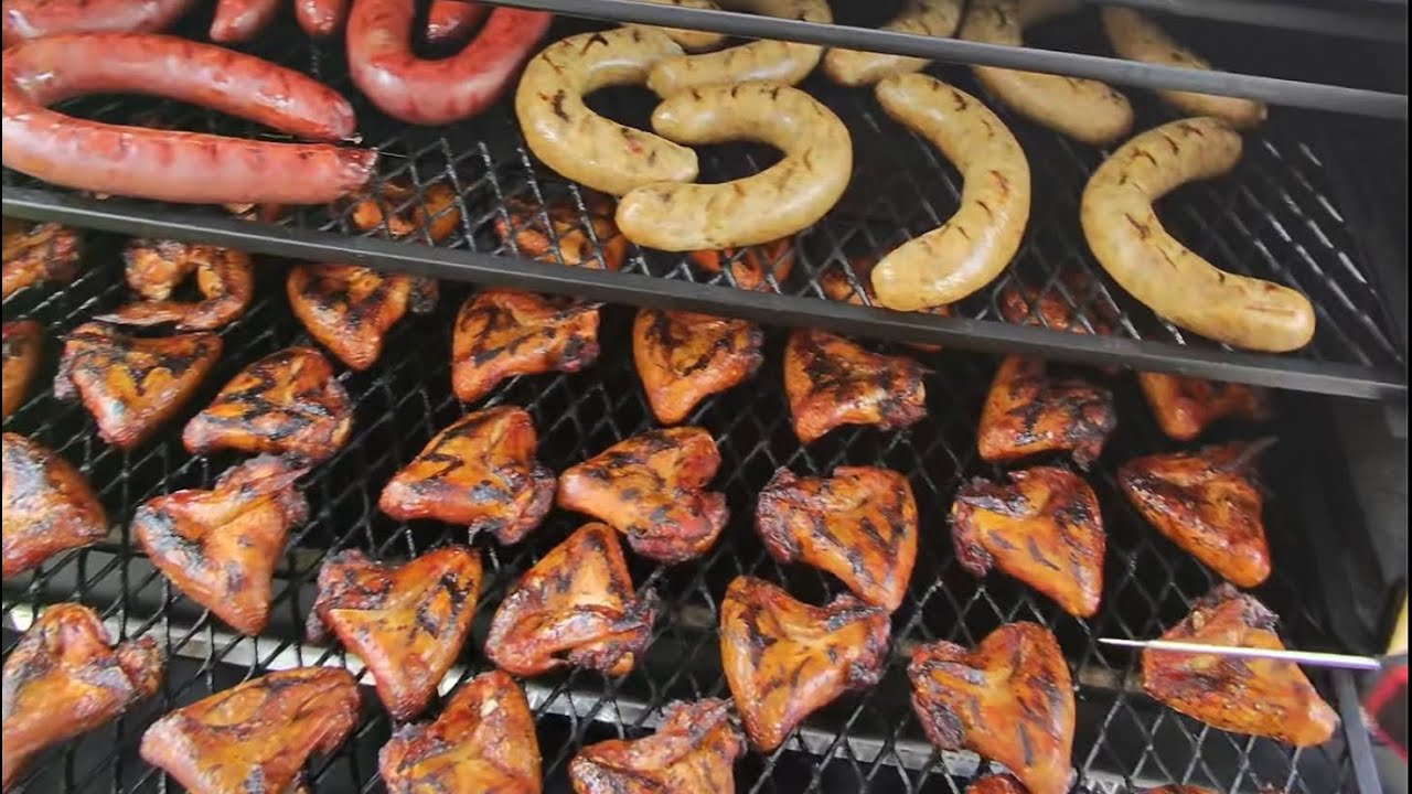 Lone star grillz 20x42 offset smoked chicken wings (wing tuck method)