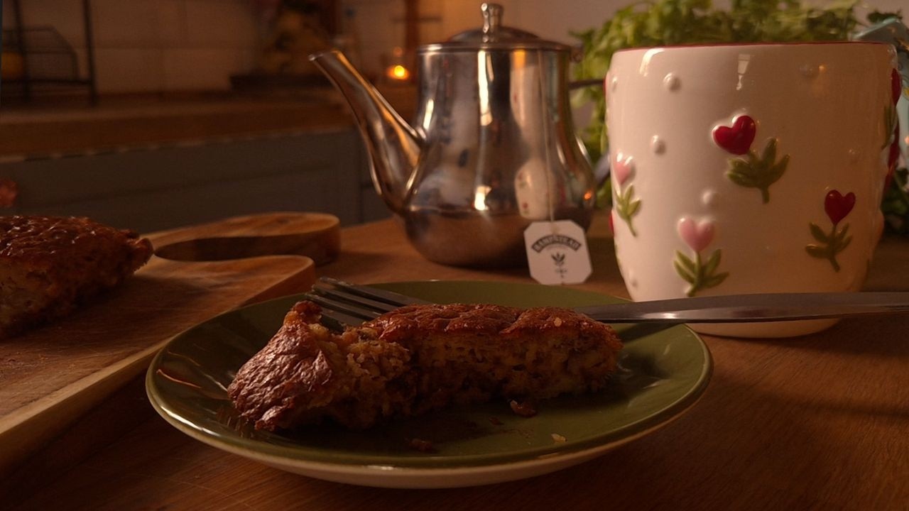 Cosy Baking ASMR | Banana Walnut Bread + Tea Making | Slow Living Kitchen Vlog