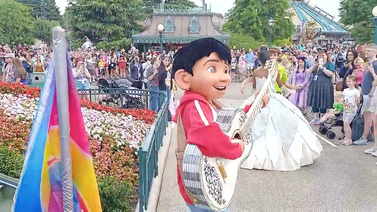 Dream en shine brighter Disneyland Parijs 30 jarig bestaan 20-07-2022