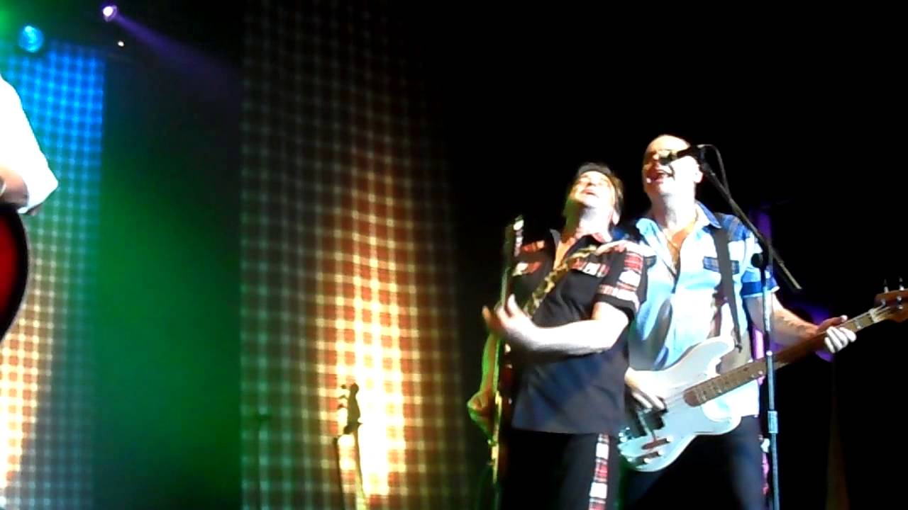 BAY CITY ROLLERS WITH LES McKEOWN & ALAN LONGMUIR