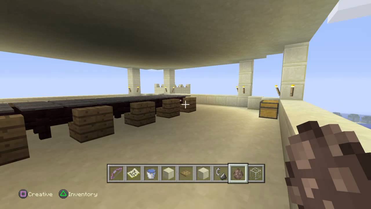 Minecraft: Fortress Soldiers Quarters and War Table
