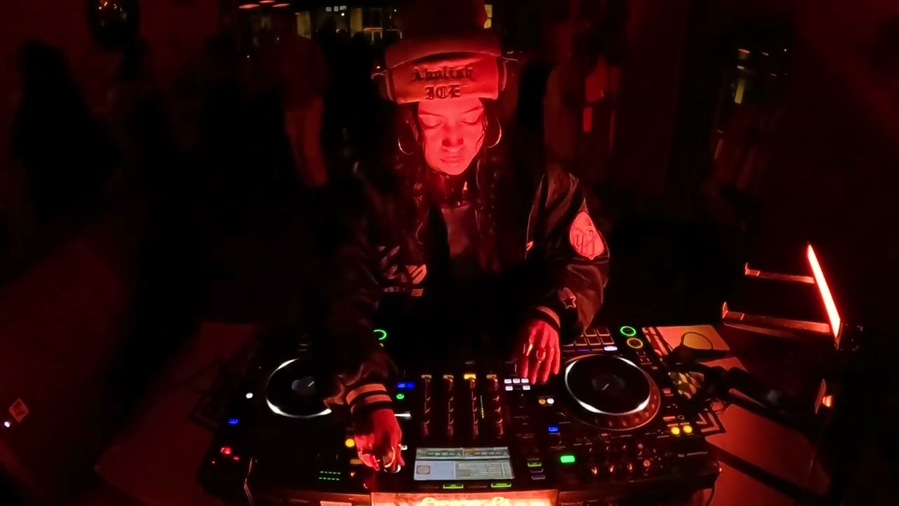 ILL-3AB YA DJ ! E6, S2 - SONIA SOL