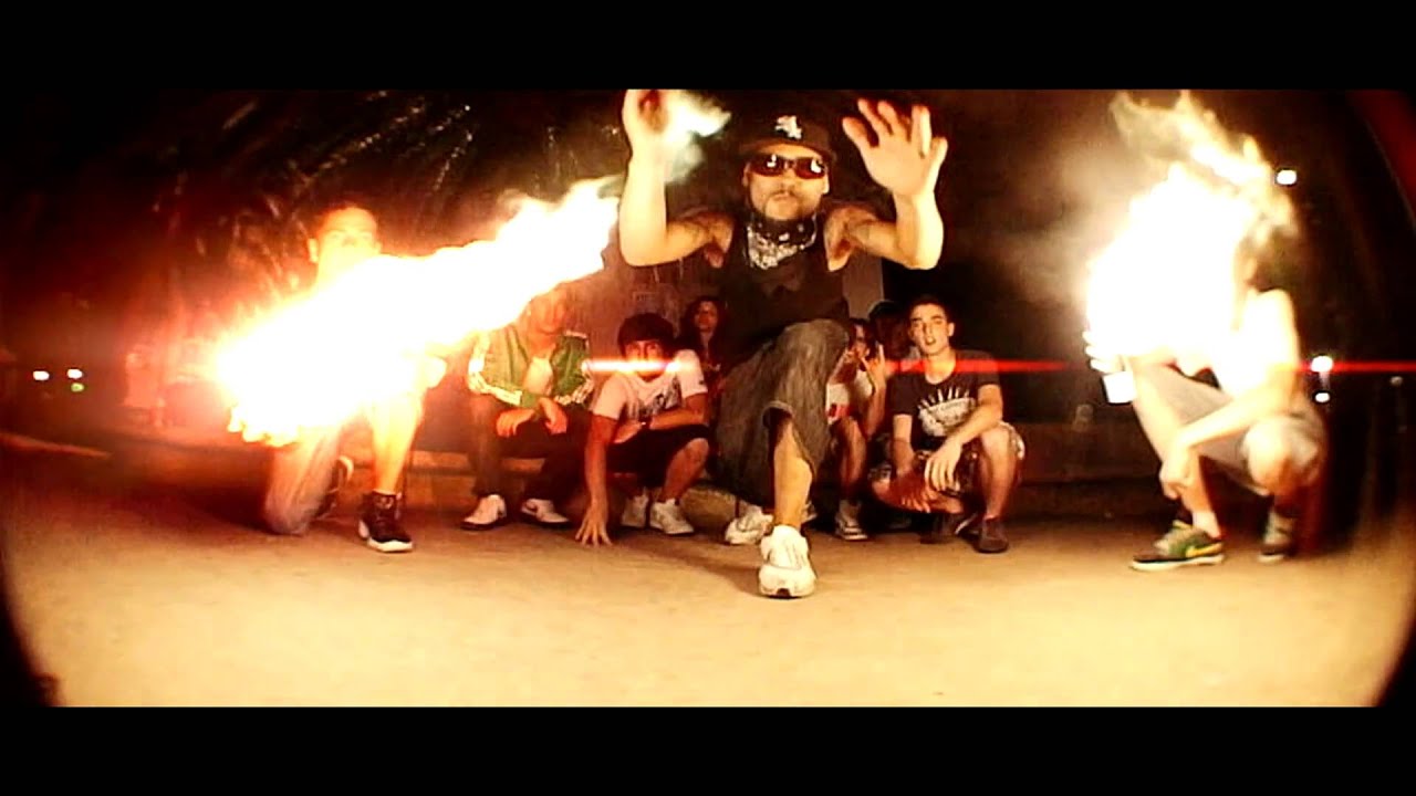 Bambax (vuelo recto)  -  lowriderstudio