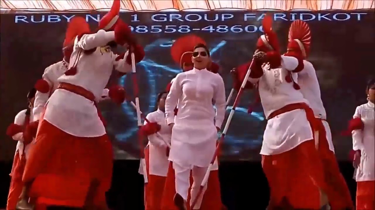ਤੰਨੂੰ ਬਰਾੜ||  ਕੁੜਤਾ ਪਜਾਮਾ|| Tanu Brar Spl Dance Kurta Pajama  || live wedding show 2017