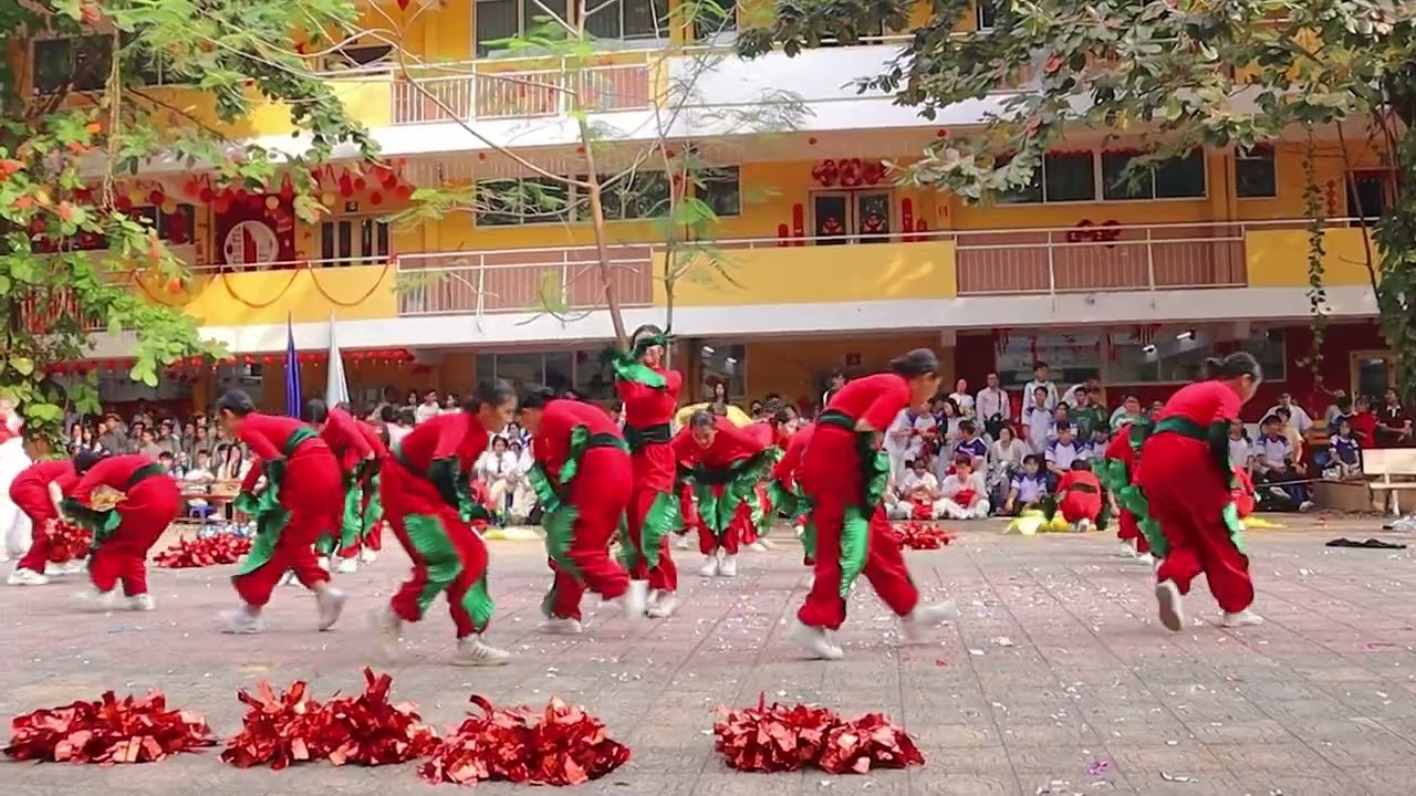 QUÝ QUÂN FLASHMOB NTH 2025 | 11CV | Live for the night - Krewella