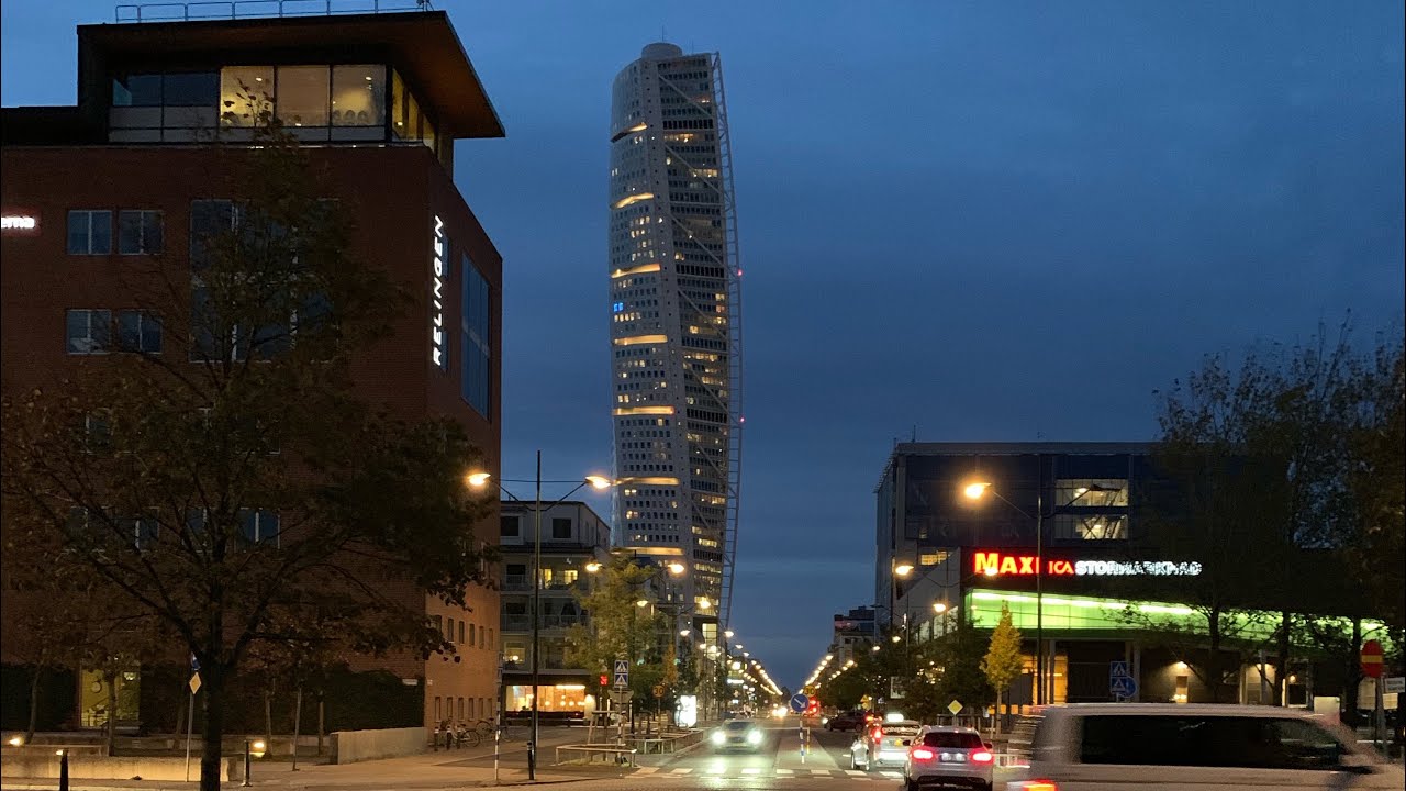 Beautiful Malm&ouml;/Sweden 🇸🇪🚲Raybanman bikes through Malm&ouml; a windy autumn day