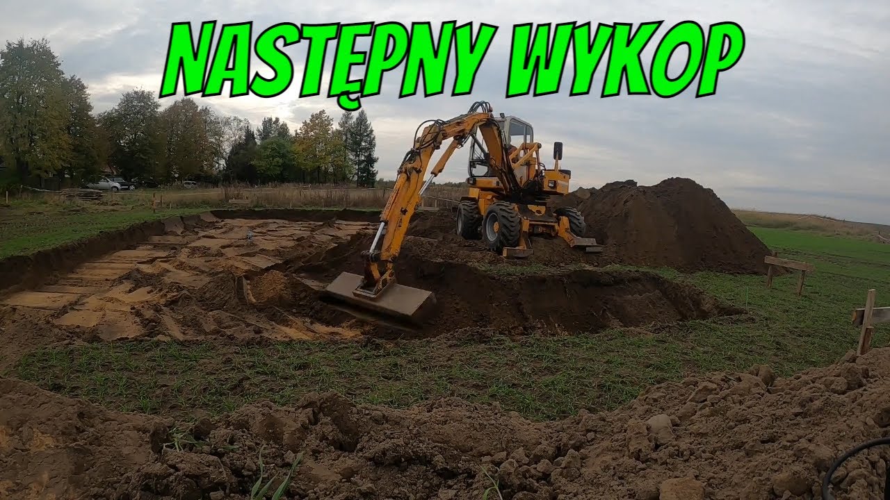 Kolejny wykop fundamenów z Mecalac 11CXi