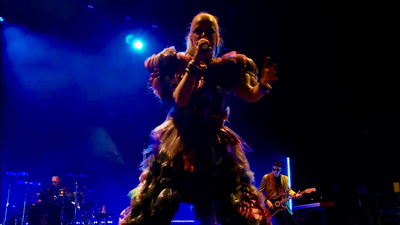 Garbage  - FULL CONCERT PART 1 - FRONT ROW VIEW *8K*  Apollo, Manchester - 19/7/24