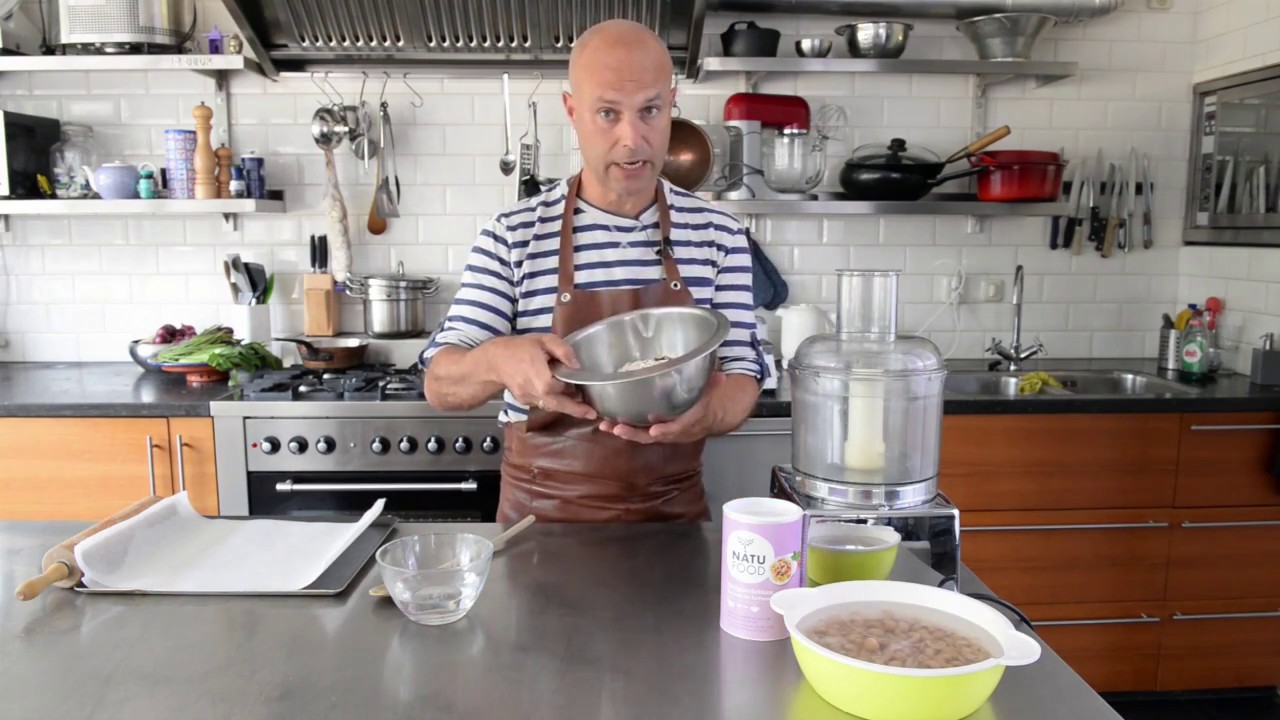 Pompoencrackers met cashew 'roomkaas'