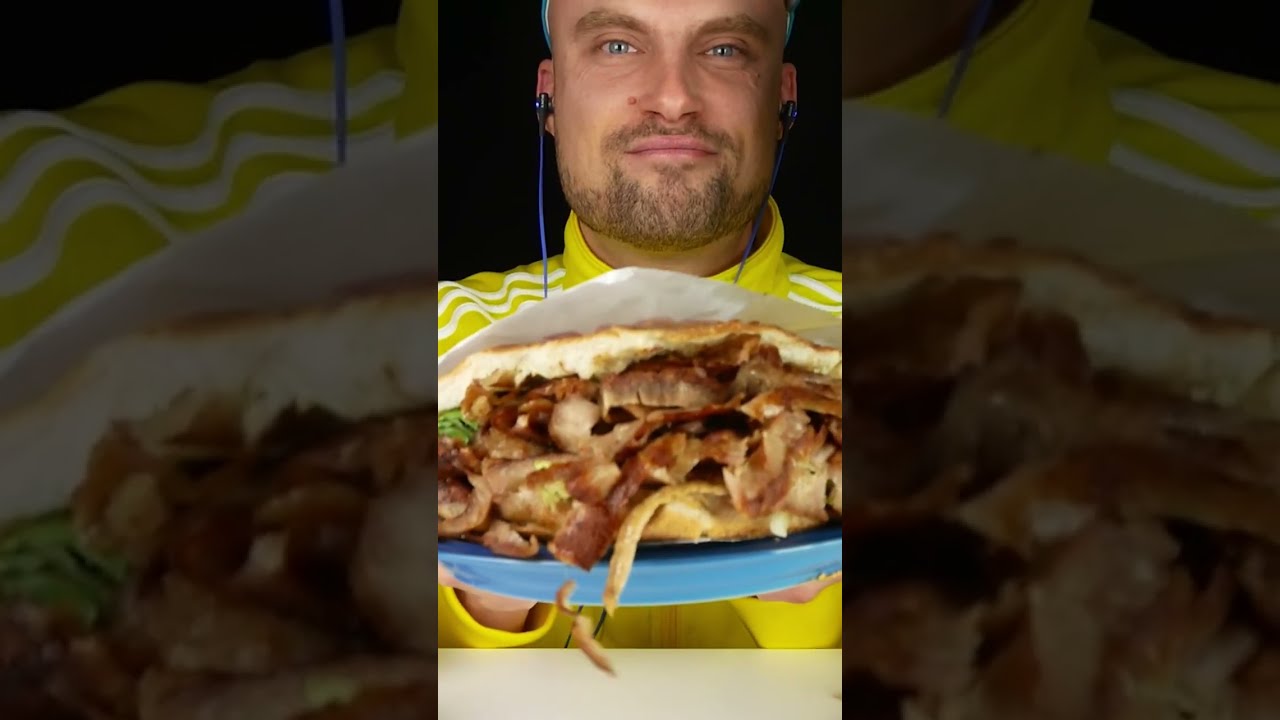 Saftigen D&ouml;ner essen 🥙 #asmrdeutsch #d&ouml;ner #essen