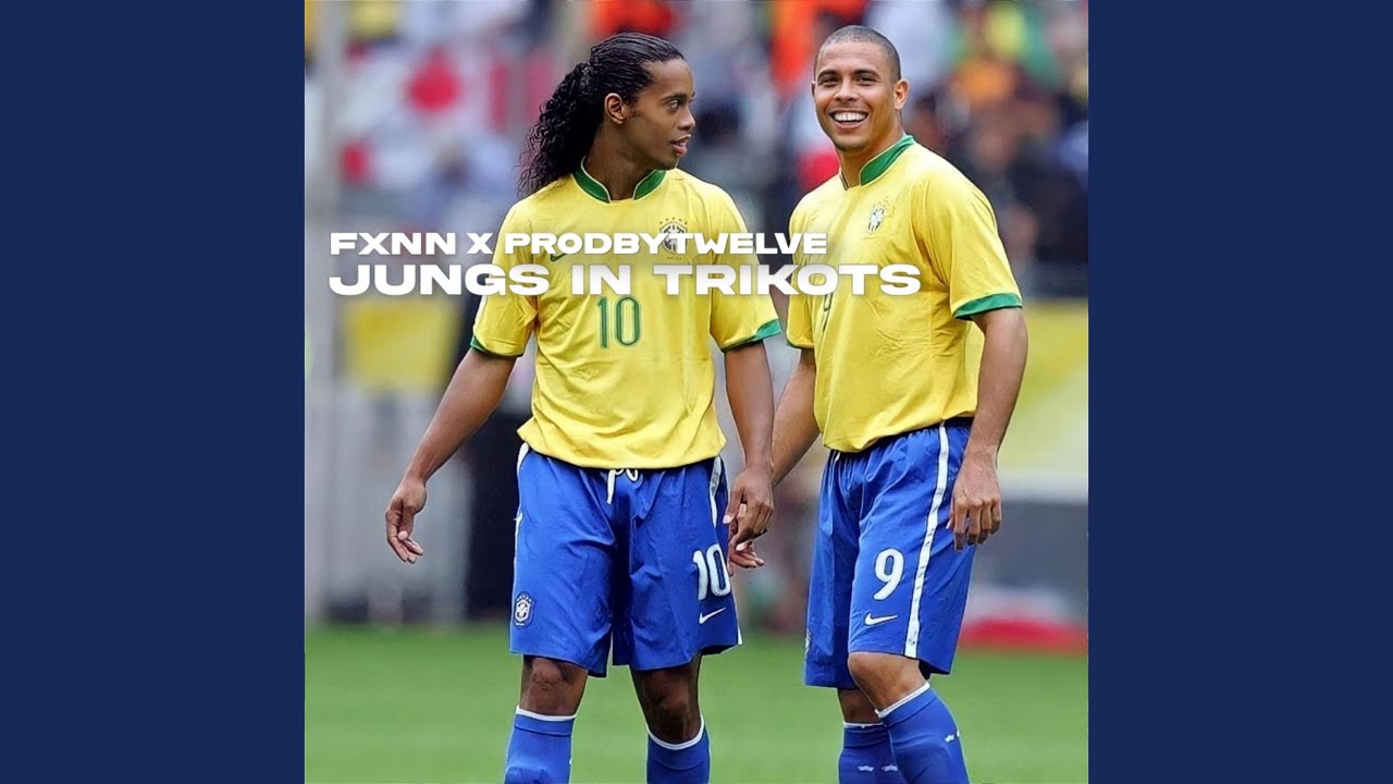 Jungs in Trikots