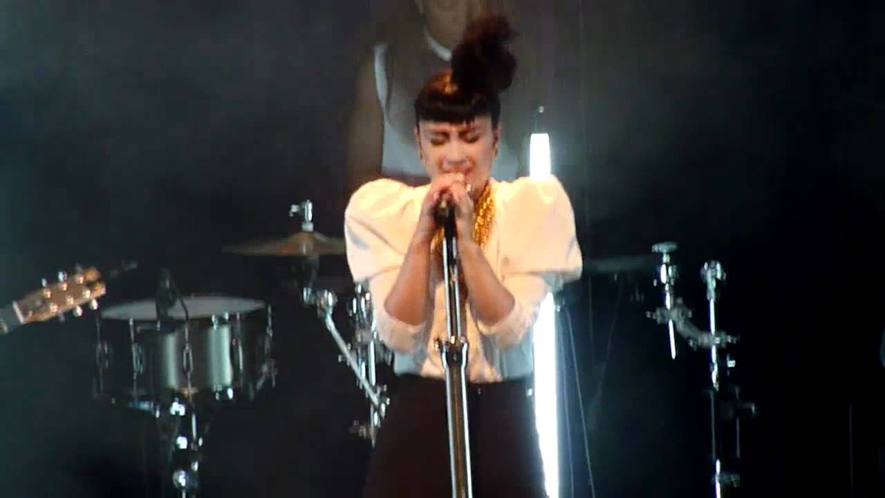 Natalia Kills - Zombie (Live) Hamburg/Germany