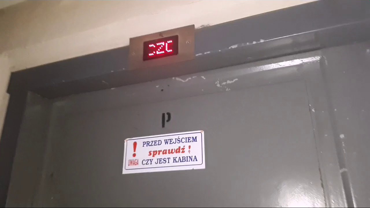E06? Dziwna awaria windy Lift Service (B.Prusa 3b) w Nysie
