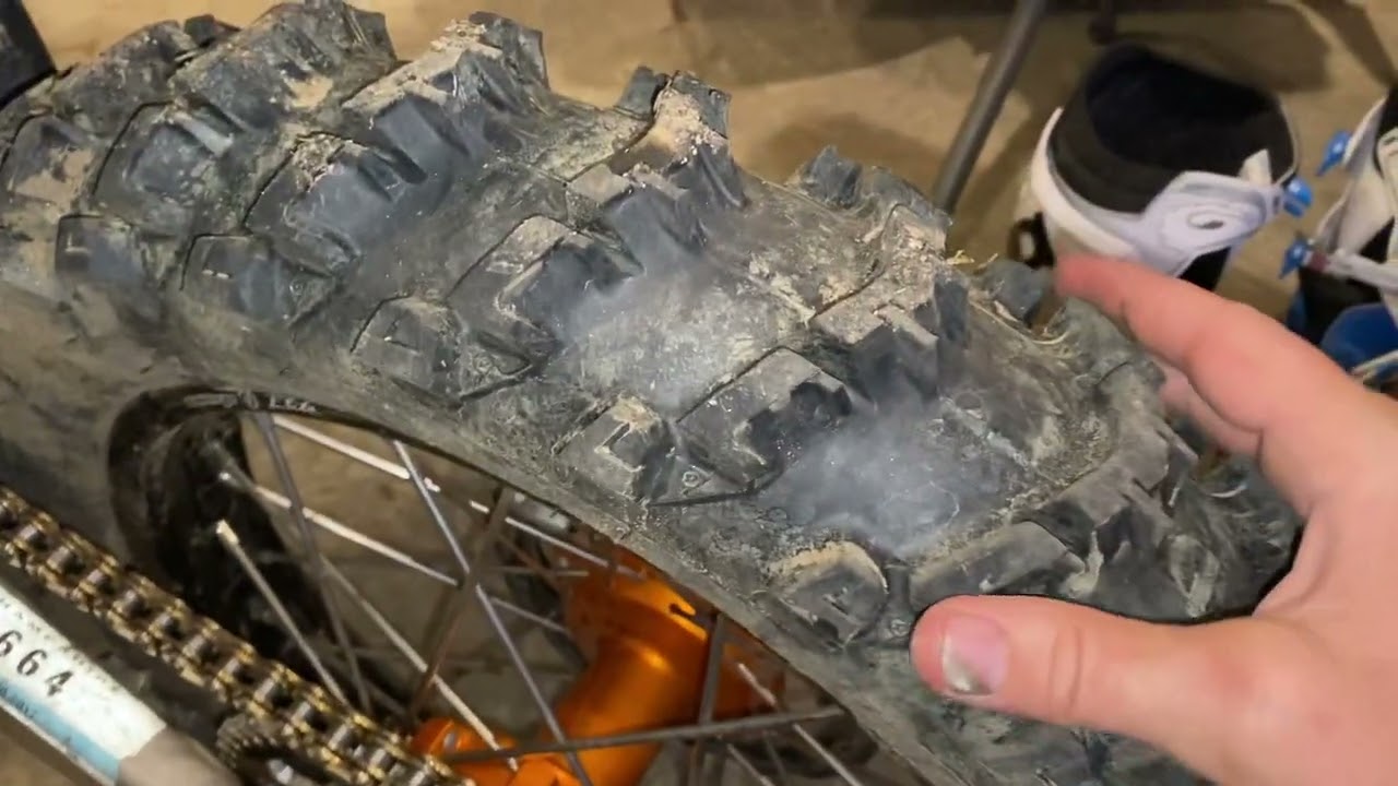 DUNLOP MX14  |  Can it Harescramble??
