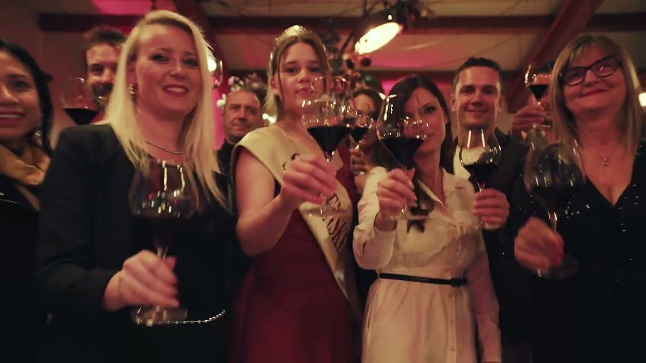 Dobrodelno vino 15 Odtenkov rdeče