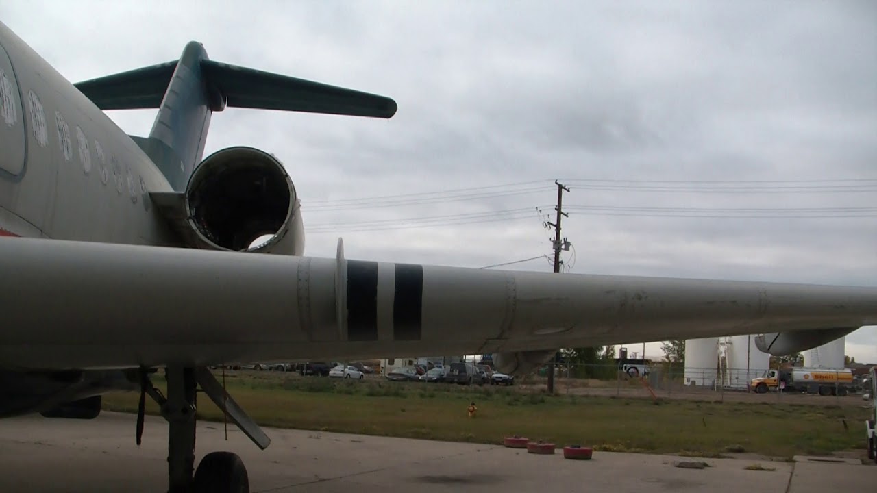 Derelict Fokker F28 Mk.1000 cn 11044 C-FCRC