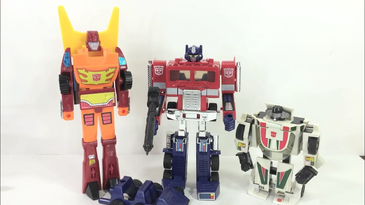 eBEFOREi Reviews:  Generation One Optimus Prime - Commemorative Reissue