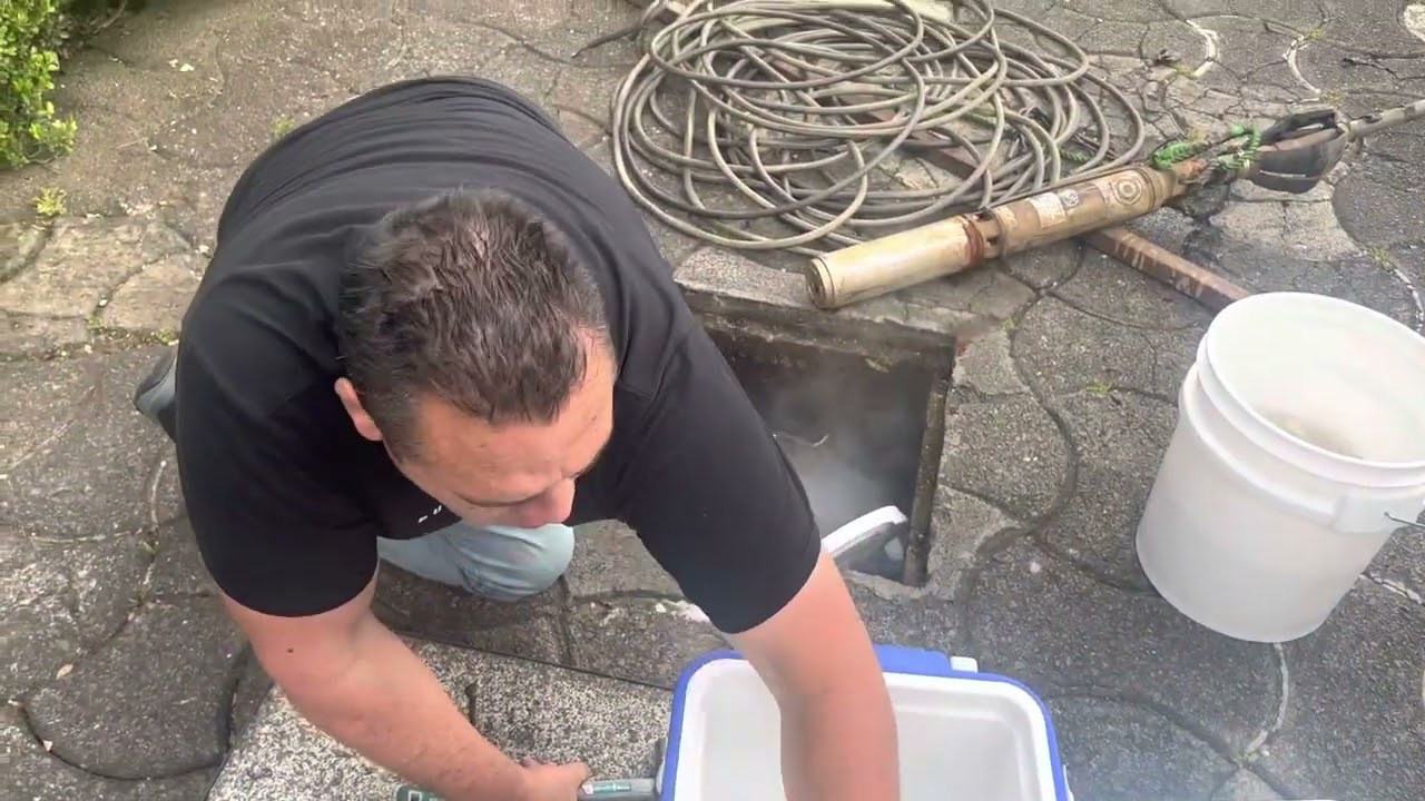 EXTRACCIÓN MANUAL DE BOMBA SUMERGIBLE A 60 MTS DE PROFUNDIDAD Y LAVADO  POZO CON HIELO SECO