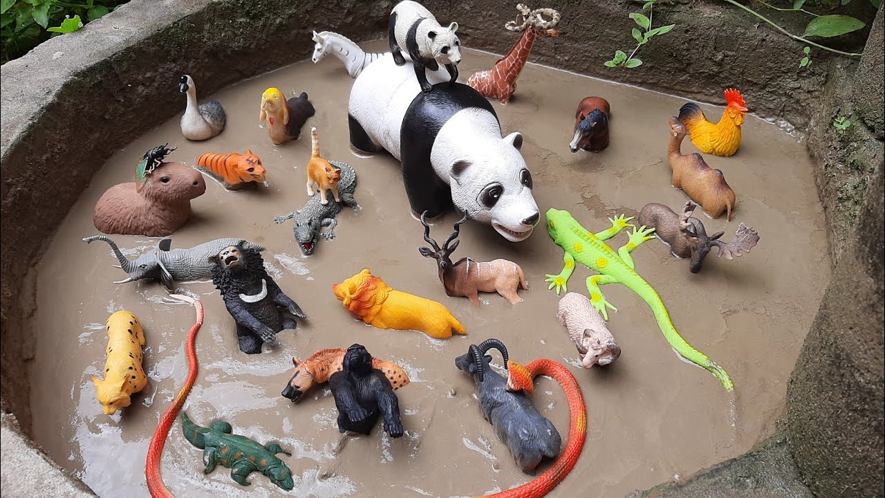 Animais de Plástico Presos na Lama Cachorro Leão Cobra Antílope Elefante Gorila Zebra Gato Tigre
