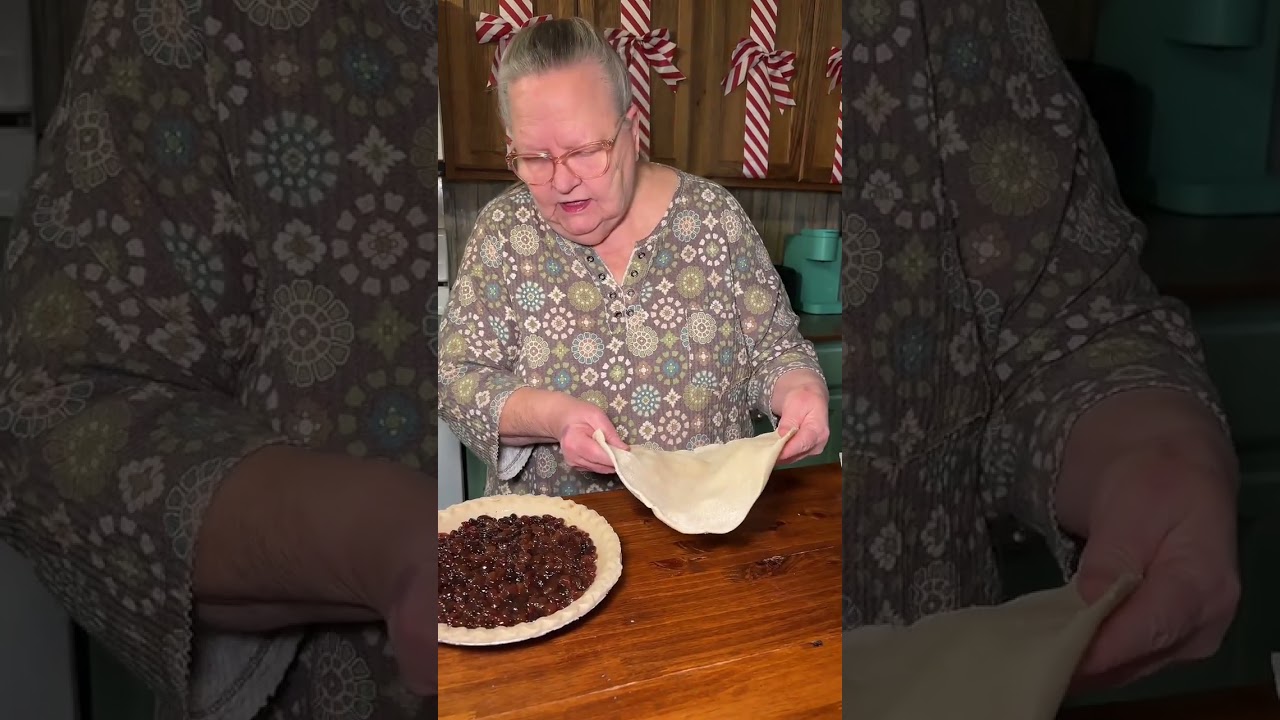 Mamaw Gail’s Famous Raisin Pie Recipe 🍇🥧 (Easy & Old-Timey!)