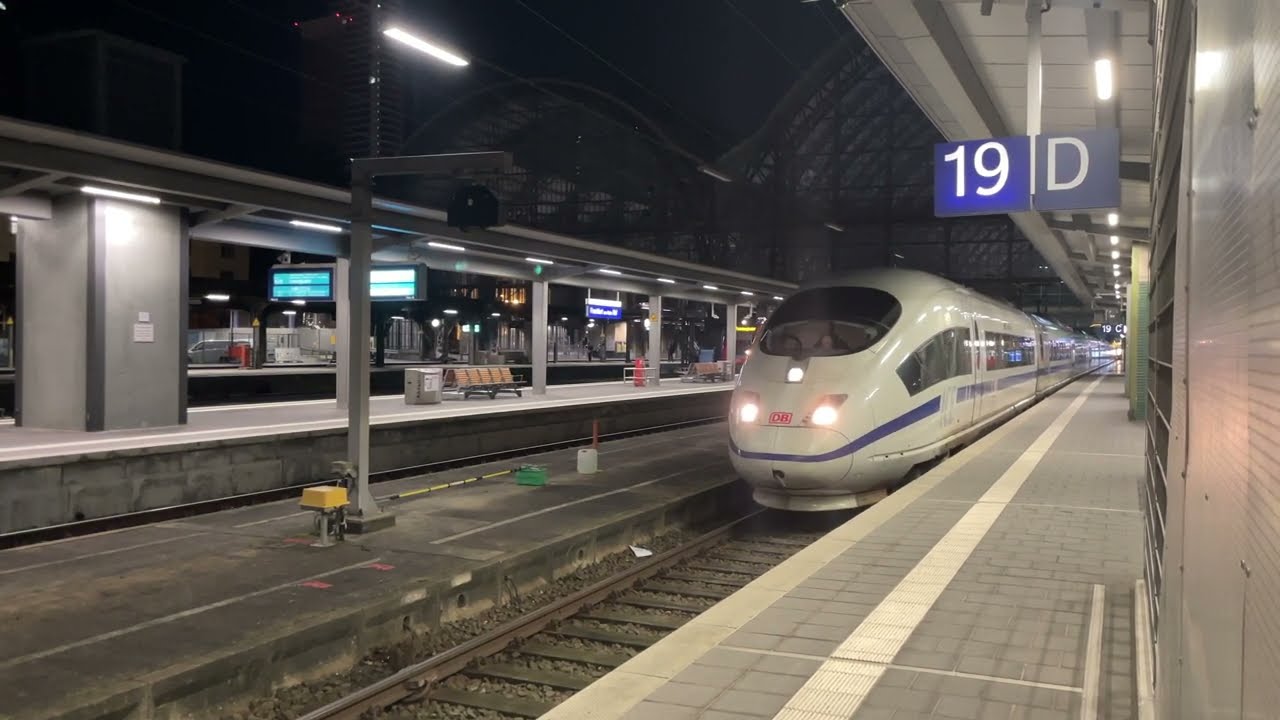 Ausfahrt Europa ICE (Br 406, ICE 3M) und Einfahrt ICE 3M, Frankfurt Hbf