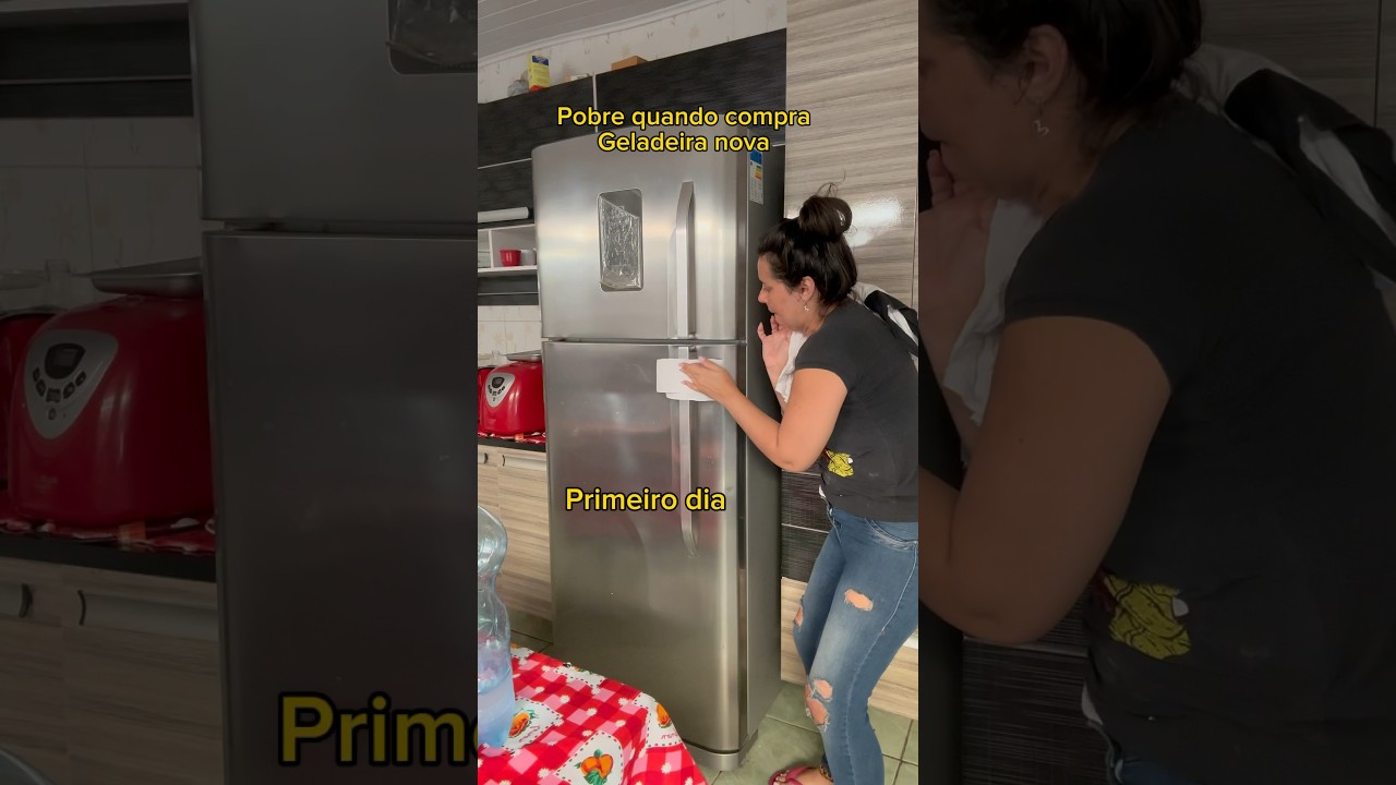 Pobre quando compra geladeira nova #comedia #reels #yutubeshorts #humor