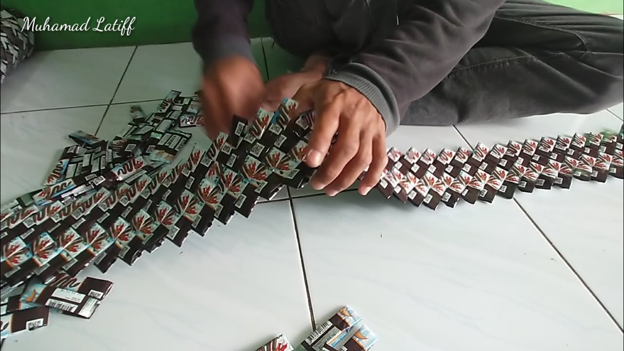 cara membuat tikar dari kemasan kopi. bisa di jadikan ide bisnis juga.
