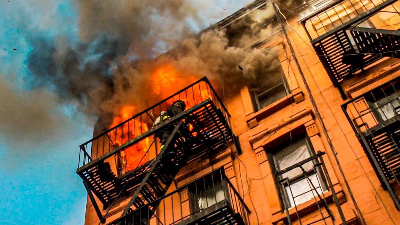 **EARLY ARRIVAL!** Heavy Fire Out the Windows! POLICE Reported TRAPPED [ MAN 2nd ALARM Box 1316 ]
