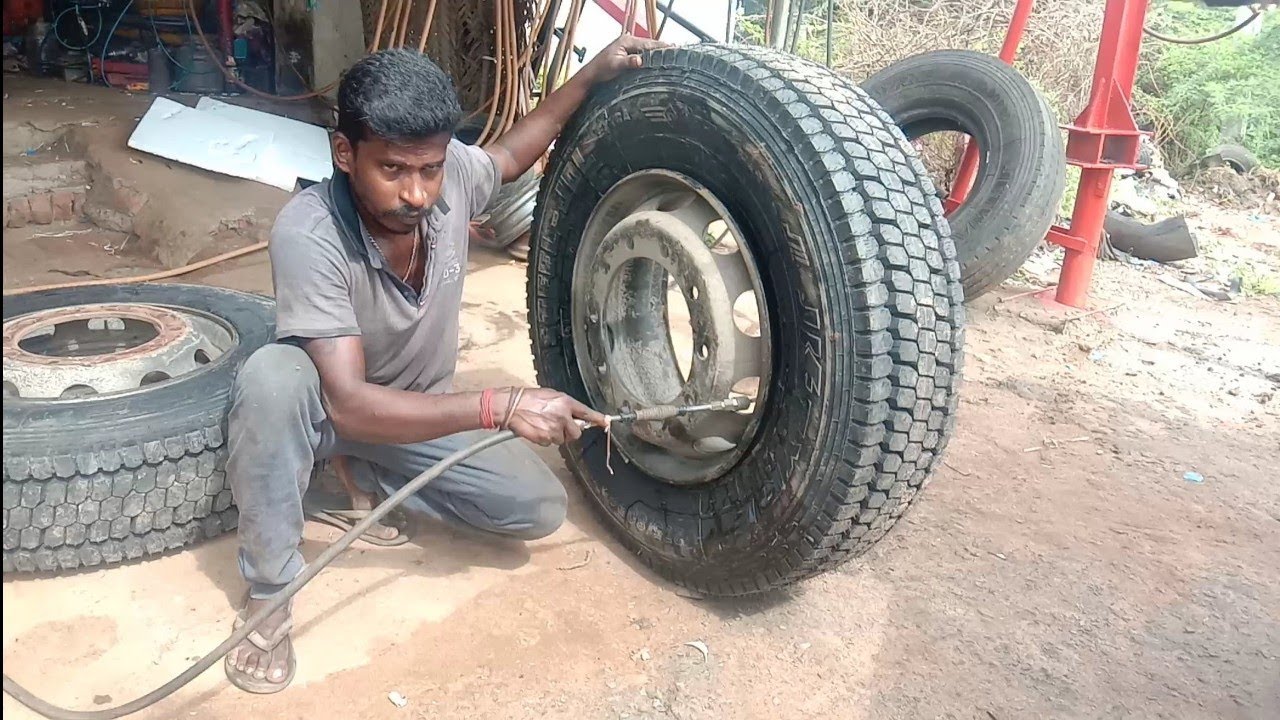 Truck tubeless tyre fitting ||  2 New tyre fitting || Easy method fittings