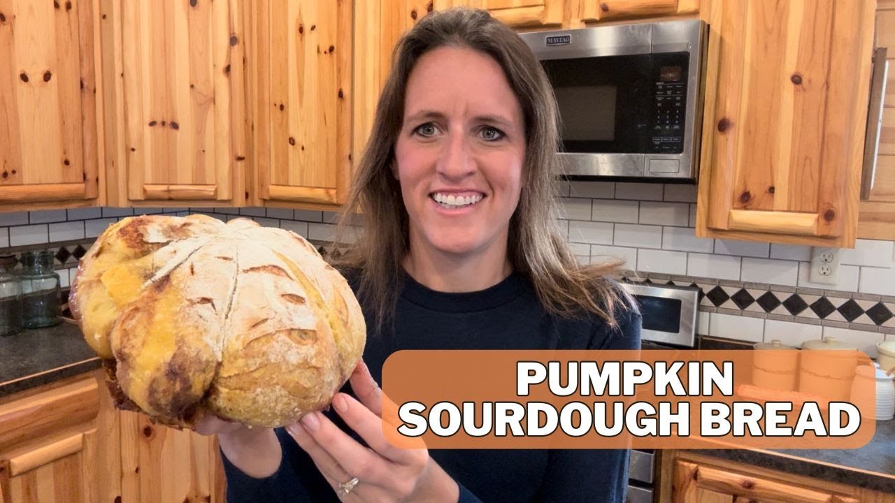 Pumpkin Sourdough Bread With A Delicious Cinnamon Swirl || Perfect For Fall
