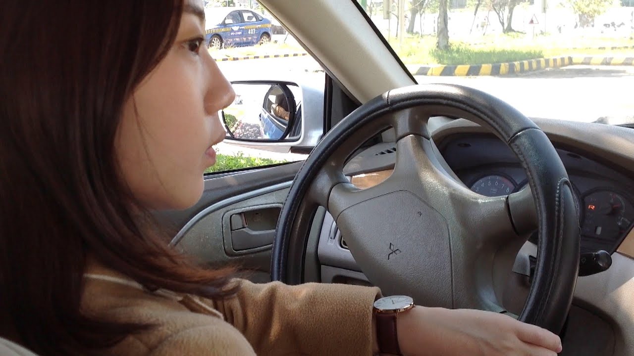 李嘉恩汽車道路駕駛教學教練開車上路fu系列之107-活用倒車入庫操作技能之一