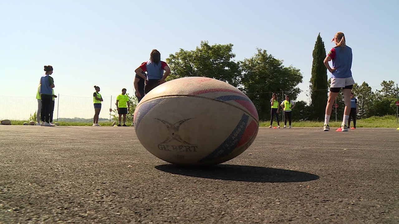 Initiation au rugby féminin au lycée Pablo Picasso de Périgueux
