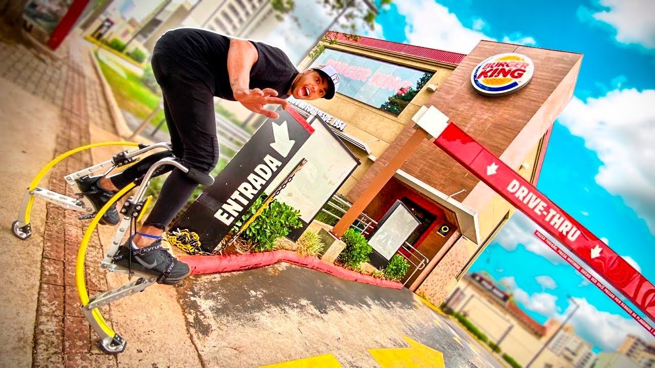 FUI NO DRIVE TRHU DO BURG KING COM MEU SKYHUNNER * me chamaram de louco 😂 *