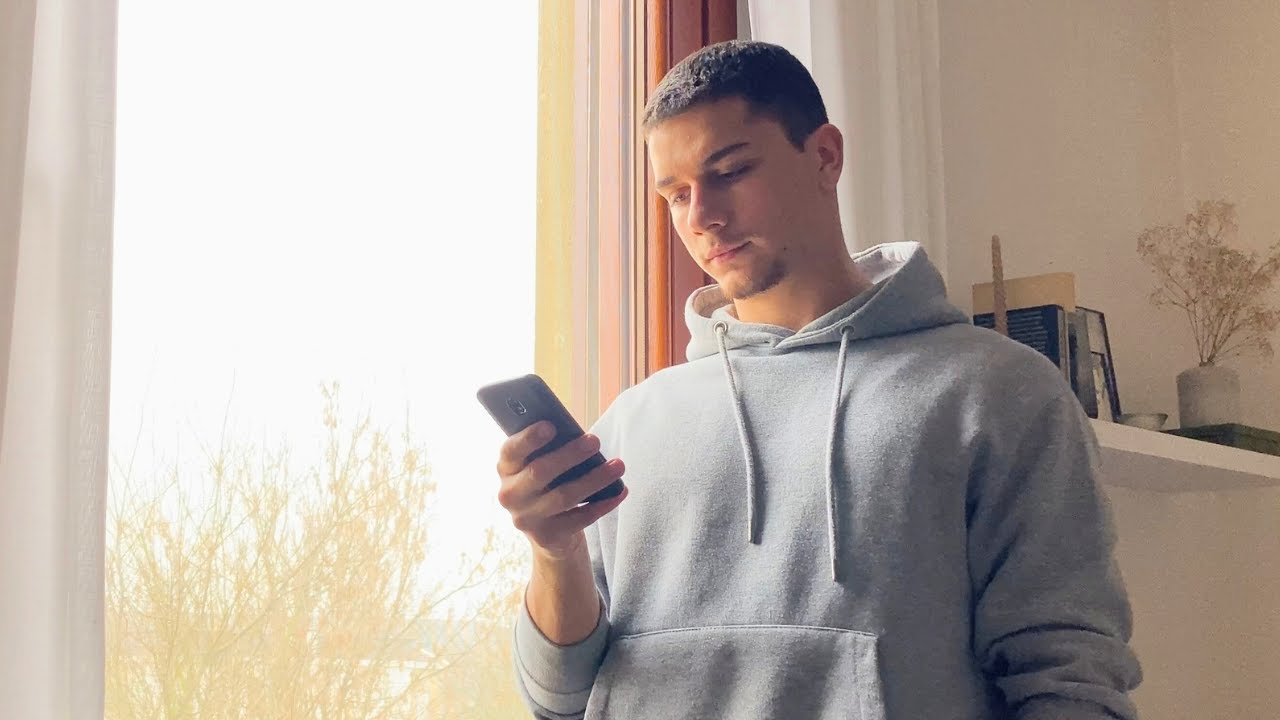 8 Trucchi per Usare Meno il Telefono (E Smettere di Esserne Dipendente)