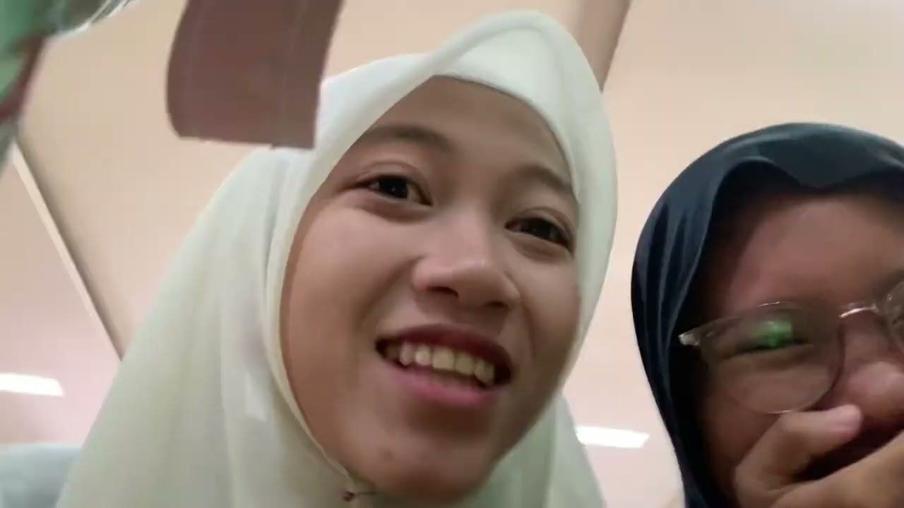 LOMBA DEBAT ENG W iyan and kayla