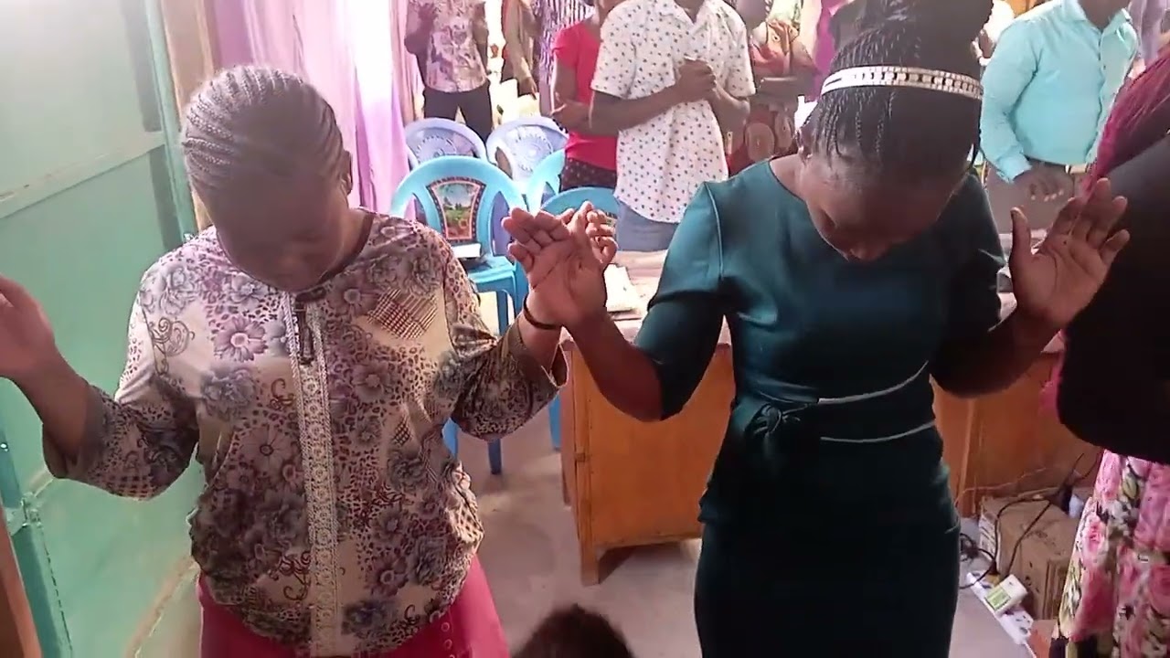 POWERFUL DELIVERANCE BY Rev Chris,  WATCH  UNTIL THE END AND SEE WHAT THE LORD AS DONE