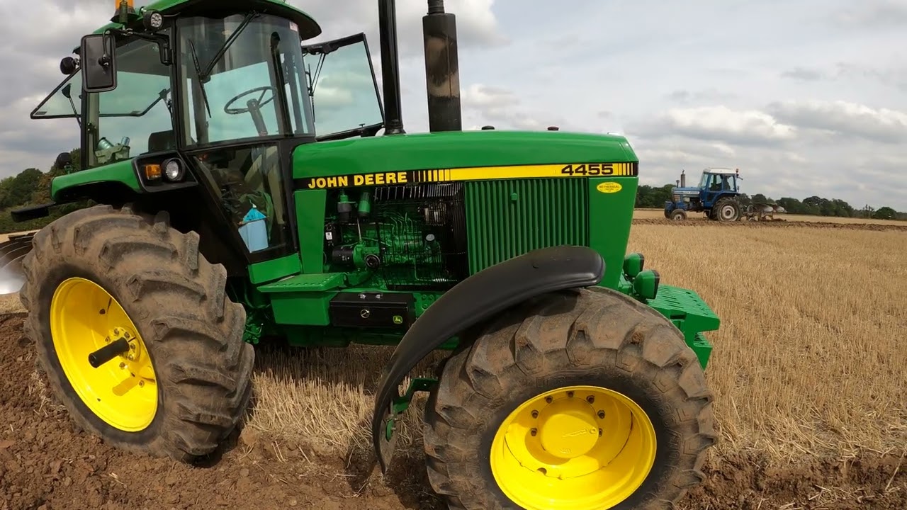 1990 John Deere 4455 7.6 Litre 6-Cyl Diesel Tractor (156 HP) with Dowdeswell Reversible Plough