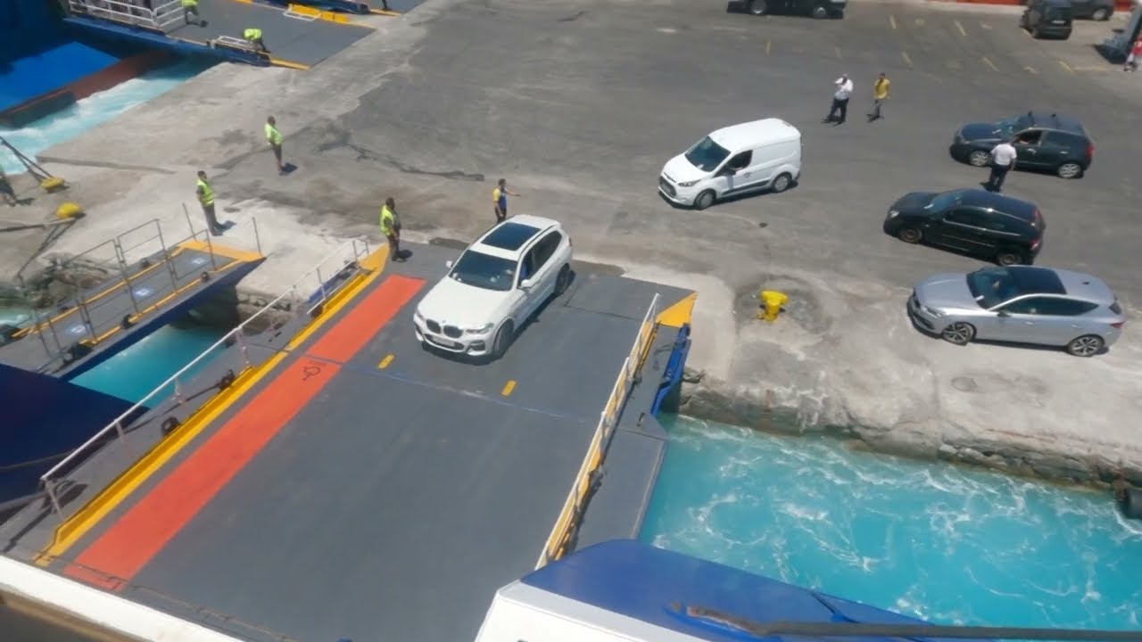 ΜΠΛΟΥ ΣΤΑΡ ΝΑΞΟΣ ΑΦΙΞΗ ΣΤΗ ΝΑΞΟ ΚΑΙ  ΑΝΑΧΩΡΗΣΗ ΓΙΑ ΗΡΑΚΛΕΙΑ