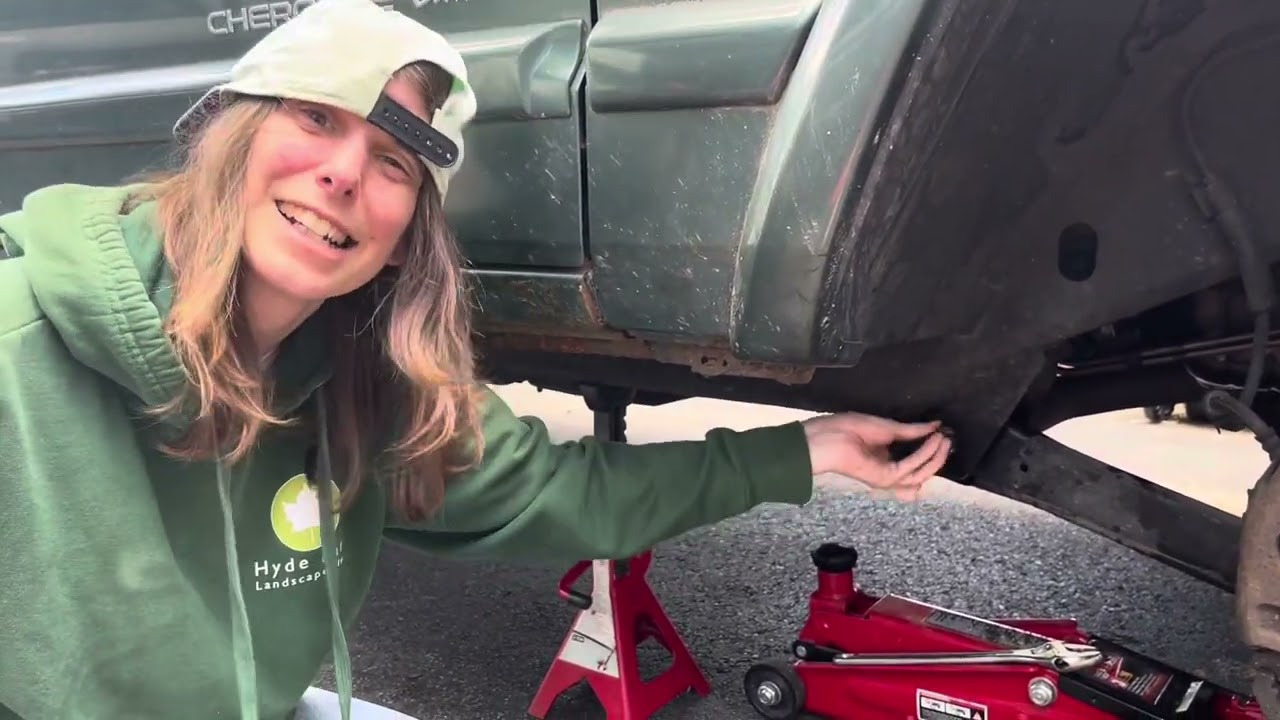 Jeep Cherokee XJ 2000 Control Arm Fix with Shelby and Chris!
