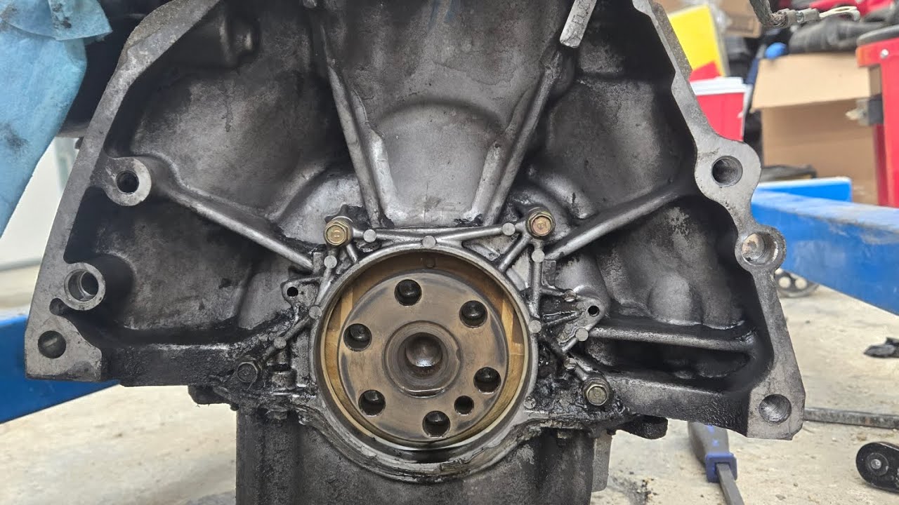 transmission removal on a Acura EL/Honda civic 1.7L engine - part #1 