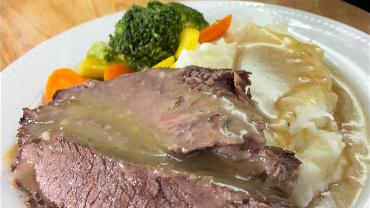 TENDER,JUICY AND ABSOLUTELY FLAVORFUL /OLD SCHOOL ROASTED BEEF BRISKET/SUNDAY DINNER RECIPE IDEA