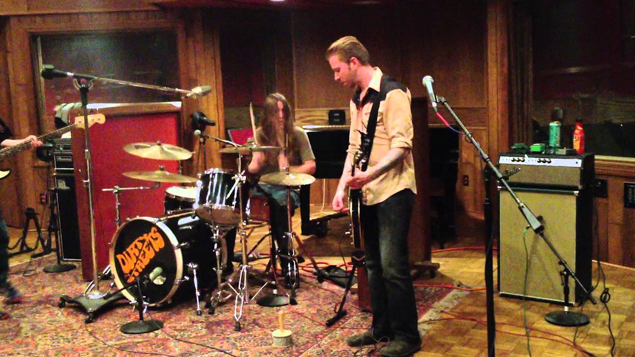 The Warm Up: The Dirty Streets - 