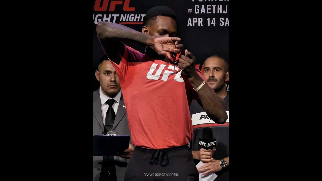 He showed Adesanya how to rip a T-shirt properly #mma