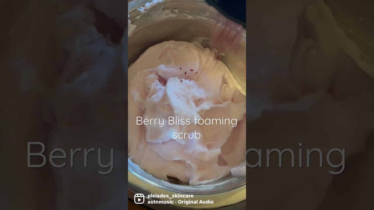 Berry Bliss foaming scrub