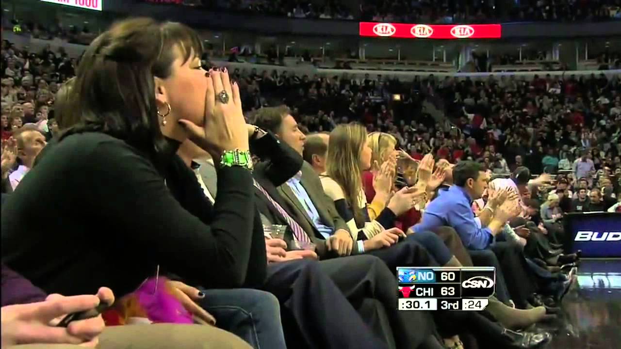 03.07.2011 - D-Rose @ New Orleans Hornets