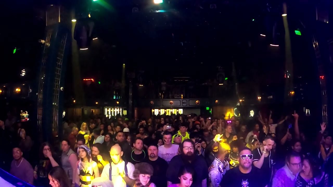 Culprit b2b Toroc Support for Krewella at Noto