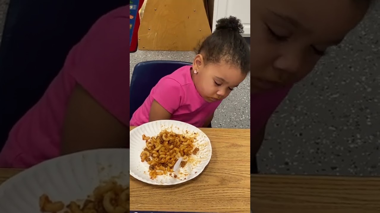 Little girl falling asleep at lunch at daycare 🤣