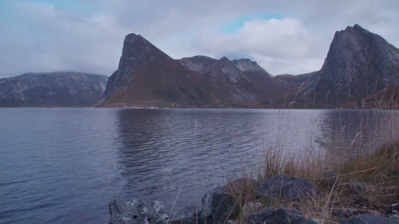 R&oslash;dsand  &Aring;  Olaheimvatnet  Hamn i Senja 2022