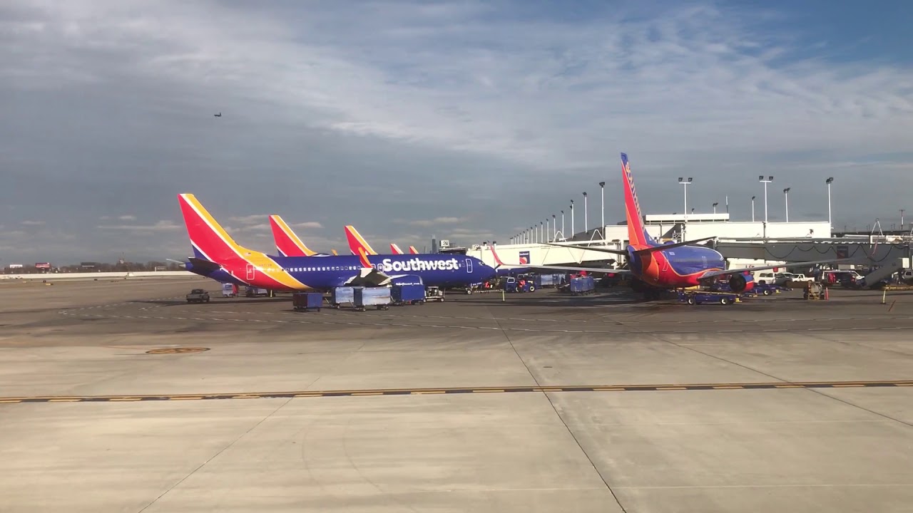 Southwest Airlines | Boeing 737-800 | Chicago Midway (KMDW) | Final + Landing + Taxiing to gate