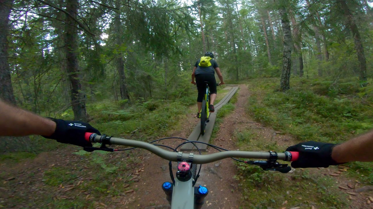 Stigcykling p&aring; Duse Udde i S&auml;ffle